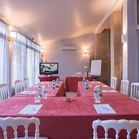 Western Sevan Parc 4*