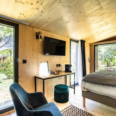 Western Sevan Parc מלון 4*