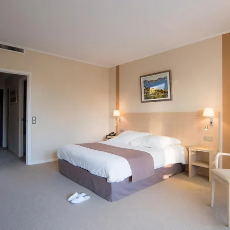 Western Sevan Parc 4*
